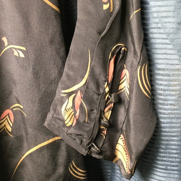 100% Silk Floral Print Top - Outstanding Design - Picture 2 of 7